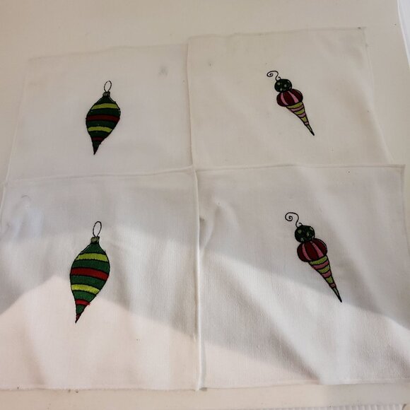 Christmas Embroidery Kitchen Square Towels White NEW - Set Of 4 - Picture 1 of 14